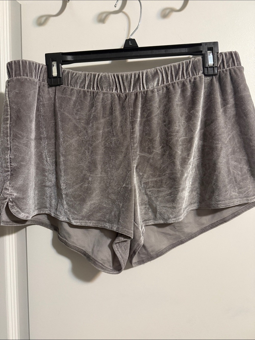 Madewell Velvet Lounge Shorts in Light Gray